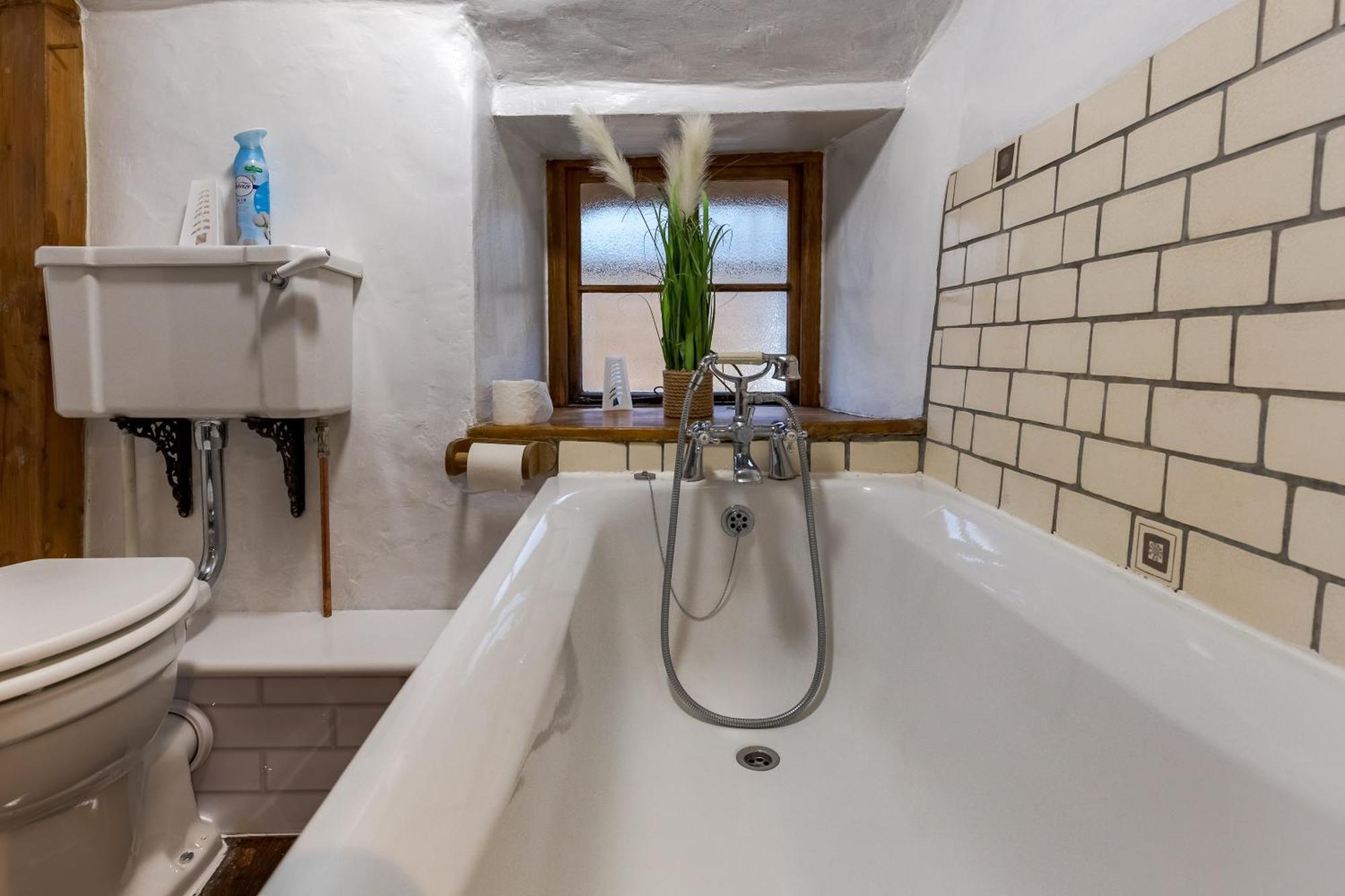 14th-century Cosy 3-bed Business * Bloxham