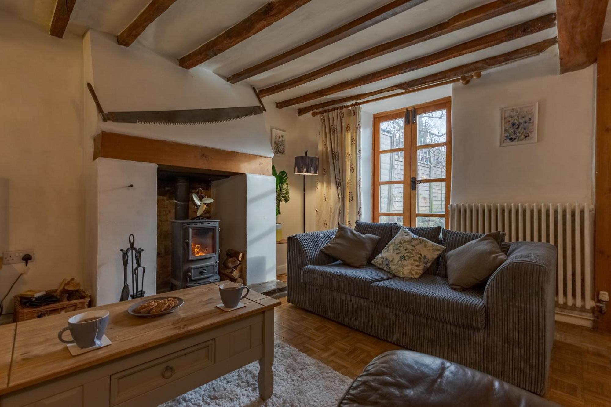 14th-century Cosy 3-bed Business Bloxham