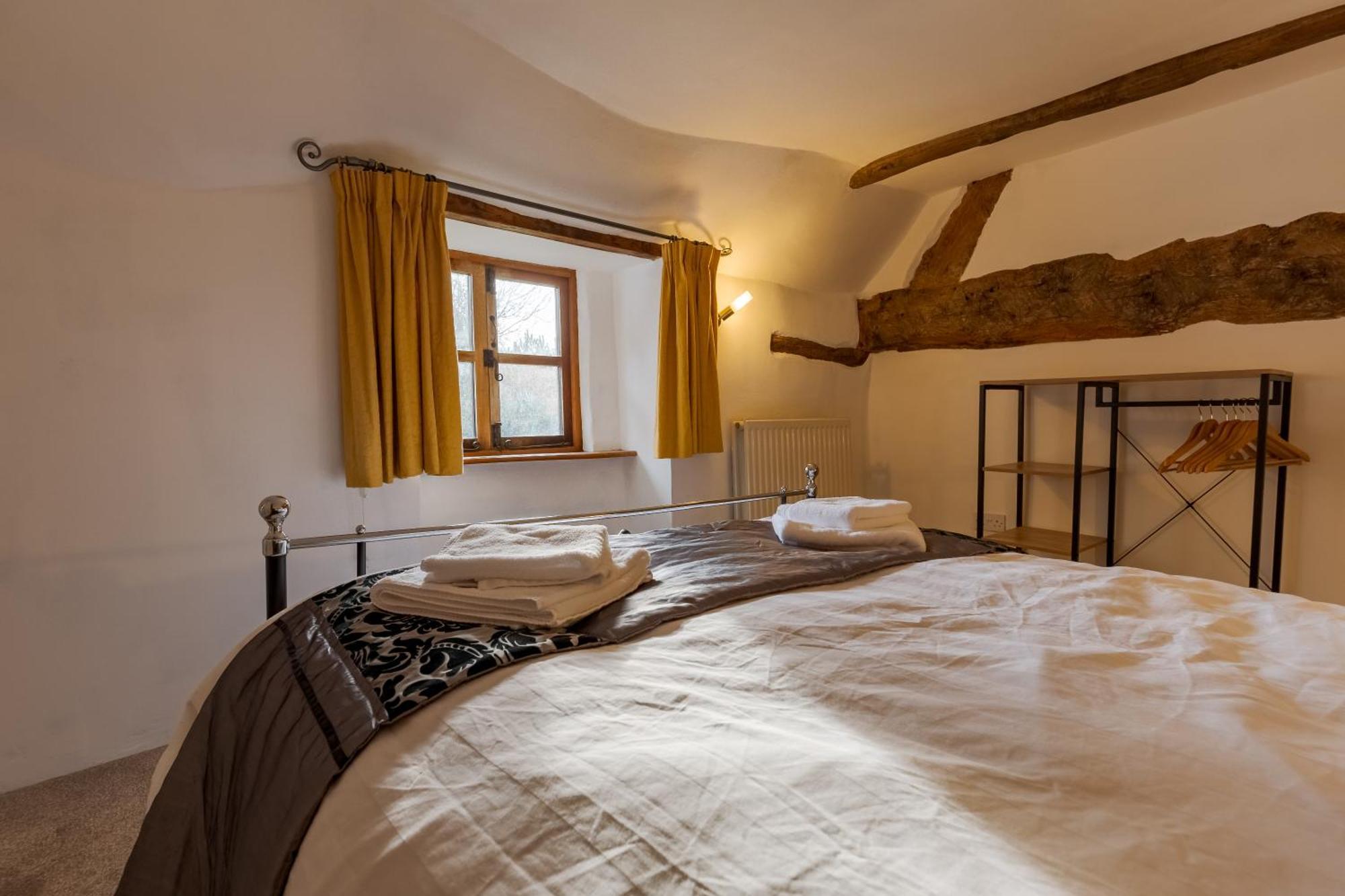14th-century Cosy 3-bed Business * Bloxham