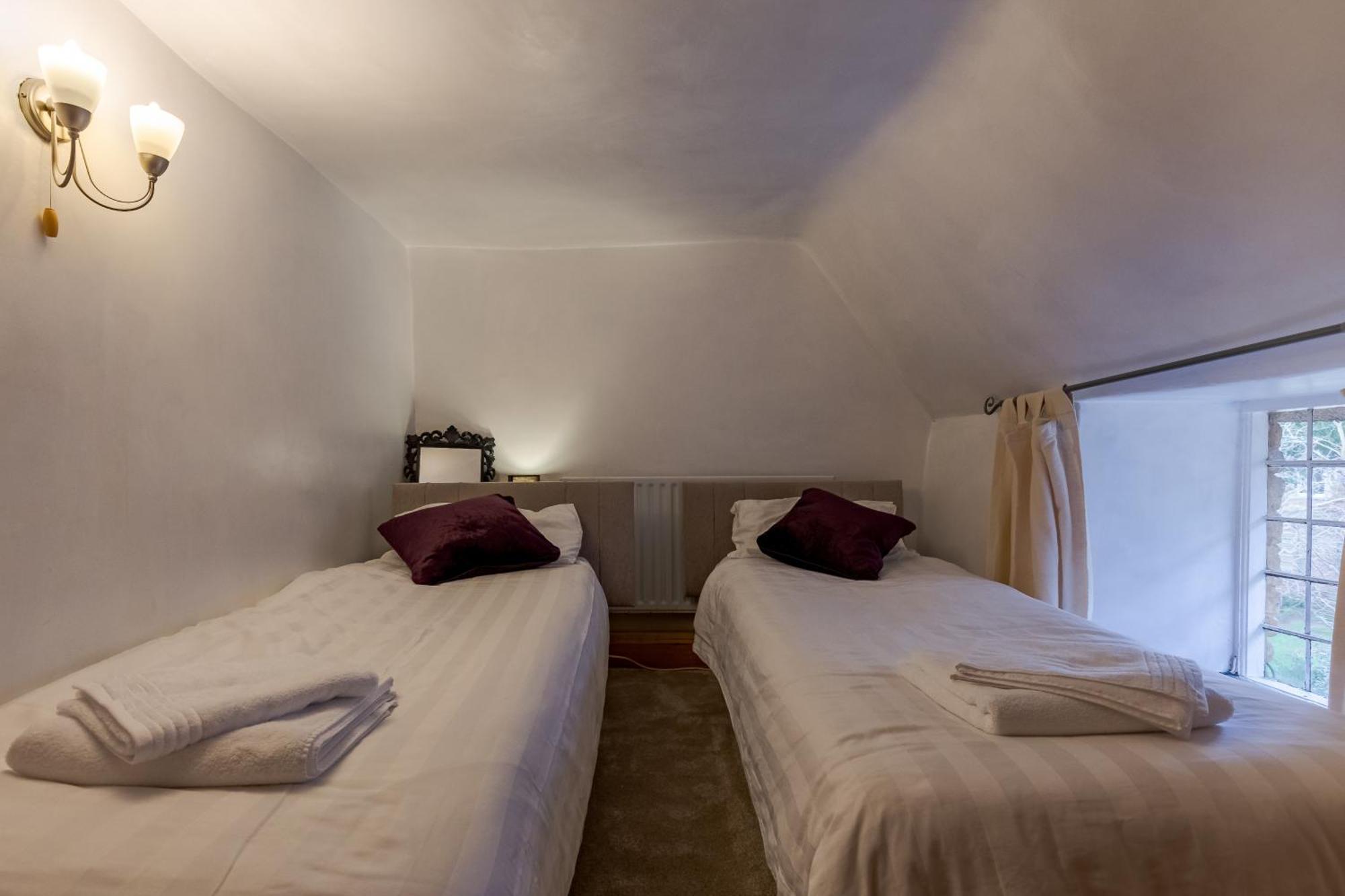 14th-century Cosy 3-bed Business Holiday home